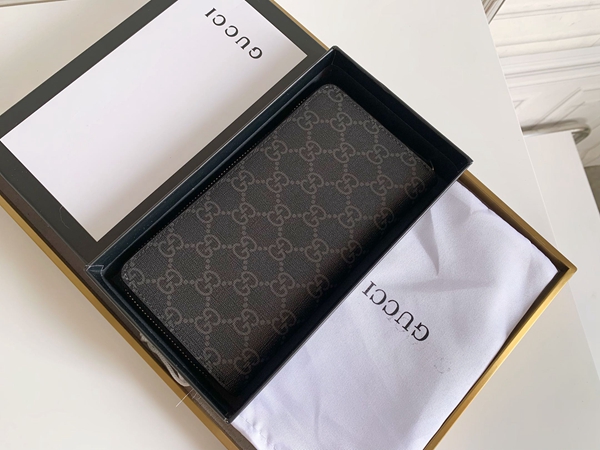 グッチ財布コピー背面デザイン